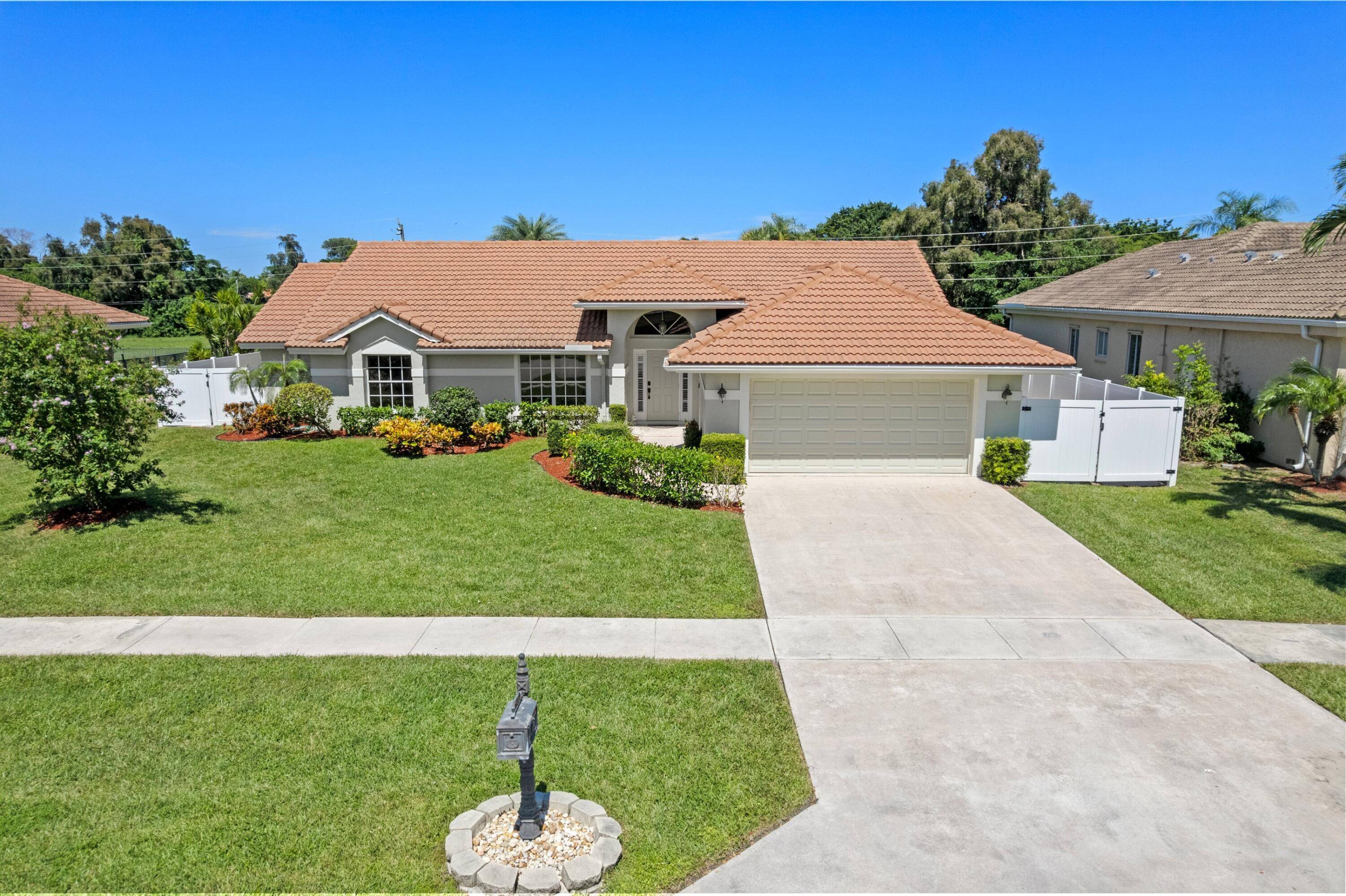 ANNUAL OR SEASONAL ABSOLUTELY GORGEOUS TURNKEY SINGLE FAMILY HOME PRIME EAST BOCA LOCATION FULLY RENOVATED WITH EXQUISITE HIGH END QUALITY WORKMENSHIP HUGE LOT TROPICAL OASIS BACKYARD Bright Open Floor Plan ...