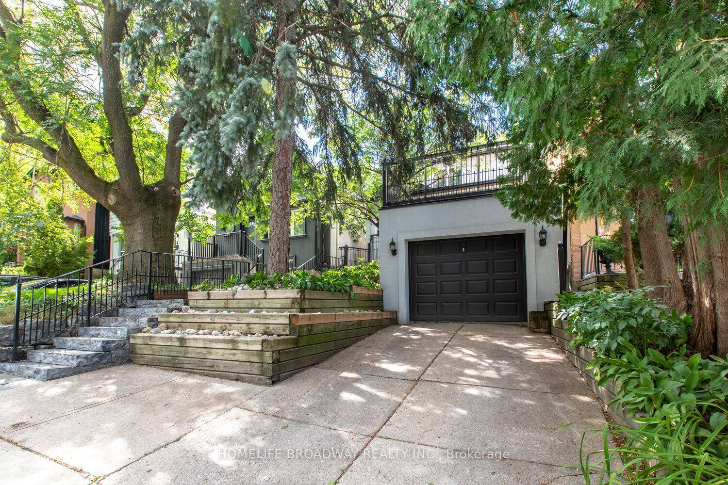 Beautifully Renovated Home In Sought After Mt.