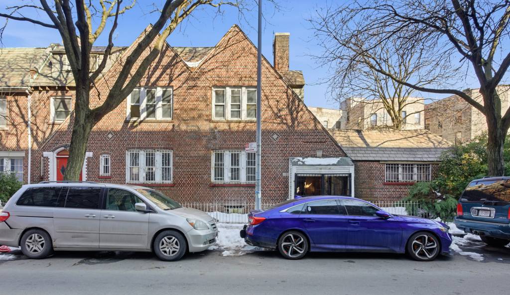 Just three blocks from Prospect Park and its expansive green spaces, trails, lakes, and open lawns, 27 East 18th Street presents an exceptional opportunity to create a dream home in ...