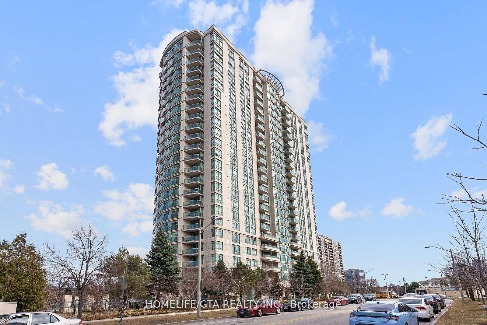 AVAILABLE IMMEDIATELY ! 1 PARKING SPOT amp ; 1 Locker !
