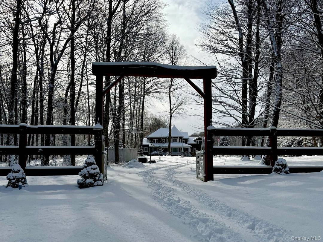 An all season retreat w a peek of winter amp ; summer !