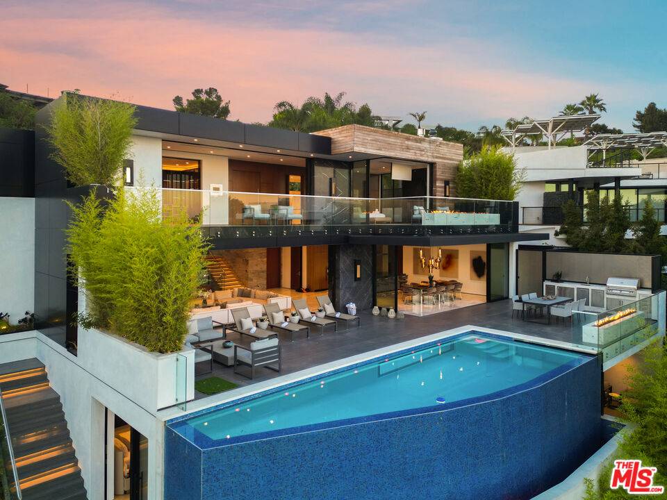 9410 Sierra Mar Pl 3BR Sunset Strip La