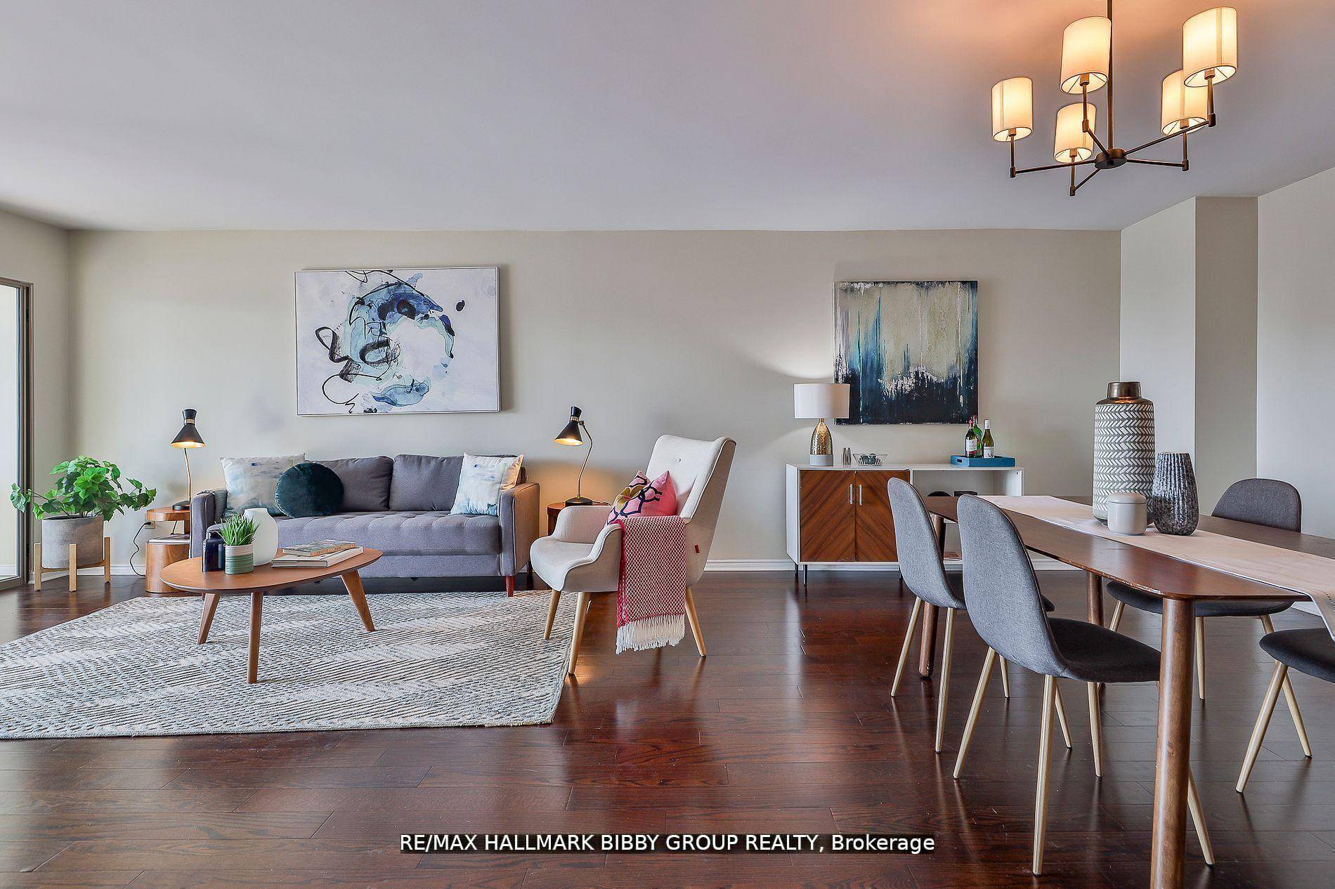 An Iconic amp ; Timeless Suite, This Expansive 2125 Square Foot, Two Bedroom Den Solarium Situated In The Highly Desirable Olde York Place Provides An Unrivaled Living Experience Throughout With ...