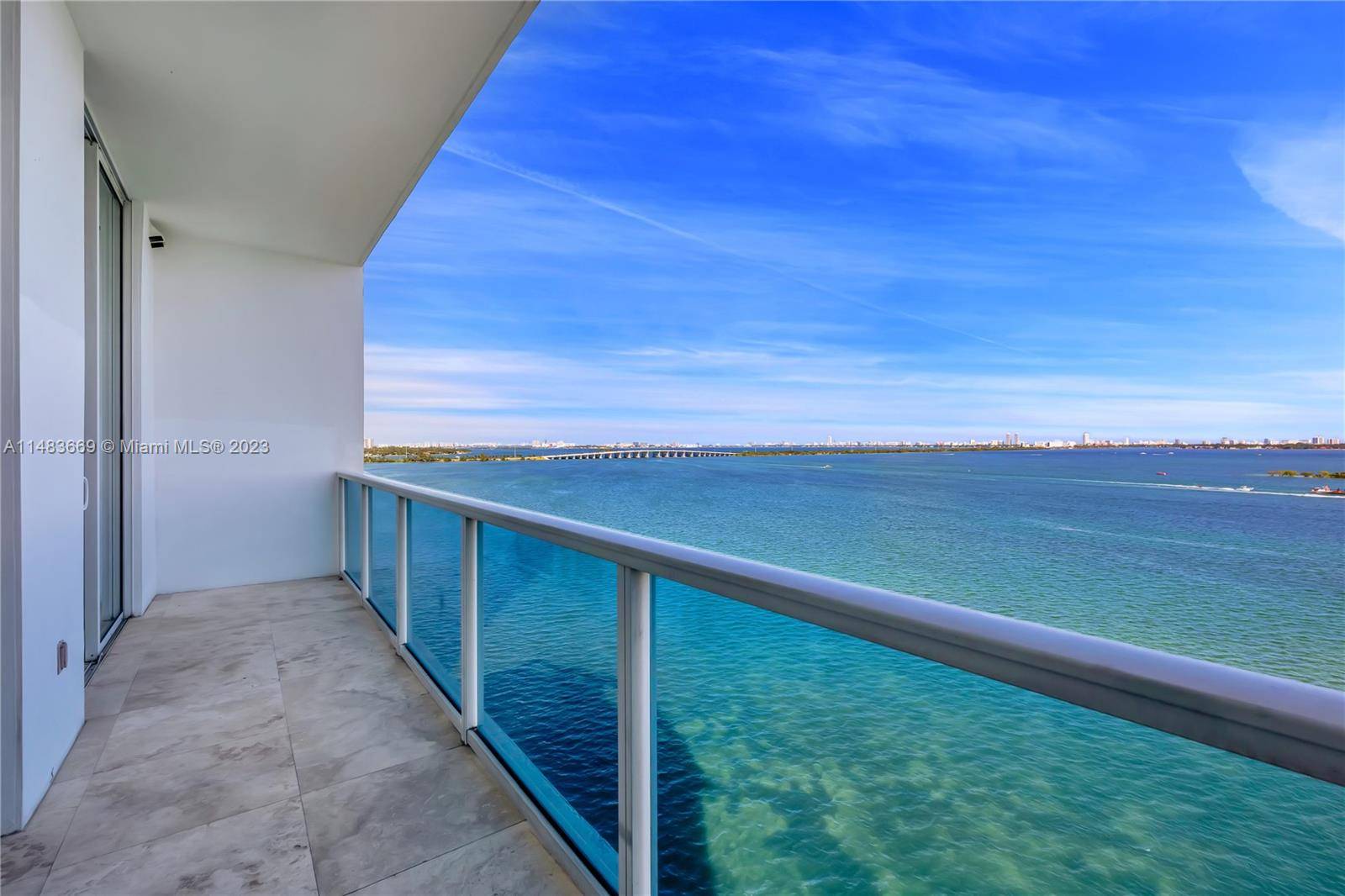 Unobstructed Biscayne Bay views in this beautiful 1 bedroom, 2 bath with den office.