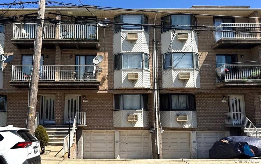 This Condo Style Home Features 2 Bedrooms, 2 Full Baths and Formal Dining Room.