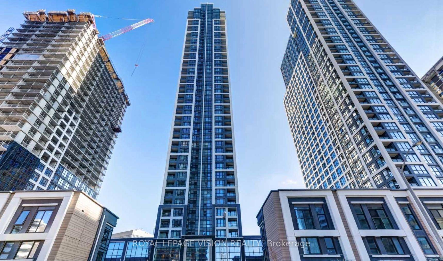 Welcome to this modern 1 bedroom 1 bathroom Bloorvista condo at Islington Terrace, built by the renowned builder, Tridel Communities, offering both comfort and convenience in one of Etobicoke's most ...