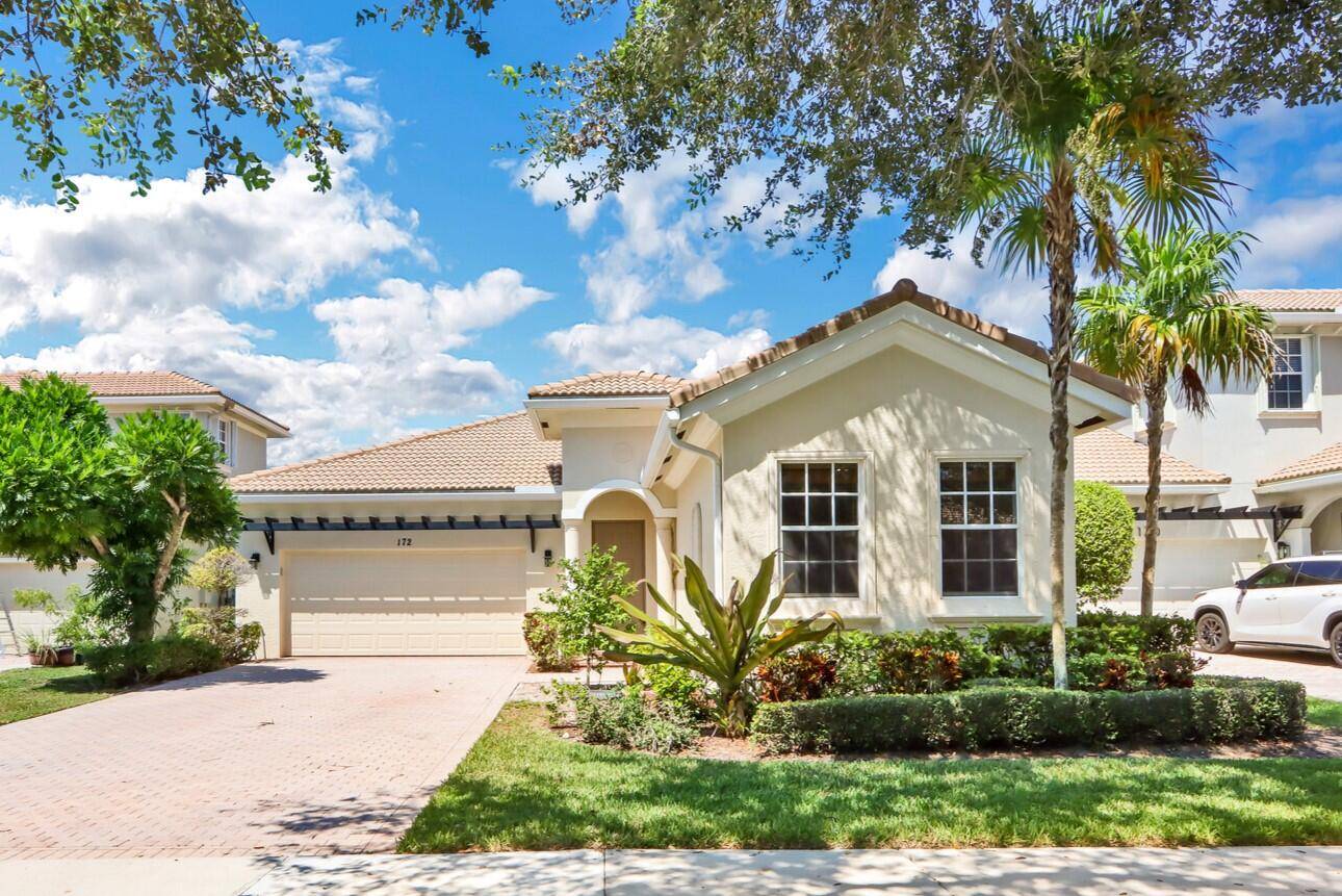 Charming RENOVATED 1 story lakefront home located in Paseos available to lease unfurnished as an annual rental.