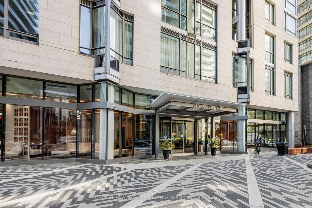 Prime Downtown Location !