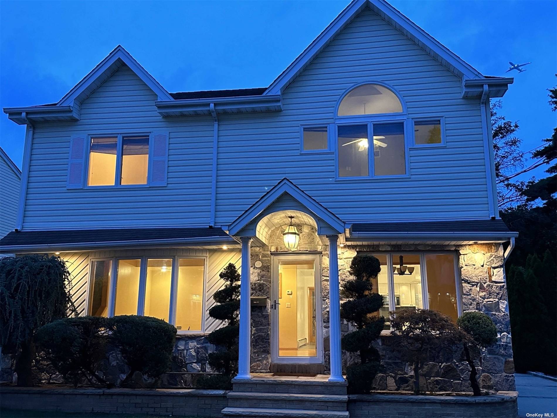 Welcome to 43 Quaker St, a charming Single Family home located in the neighborhood of New Hyde Park, NY and Herricks School District.