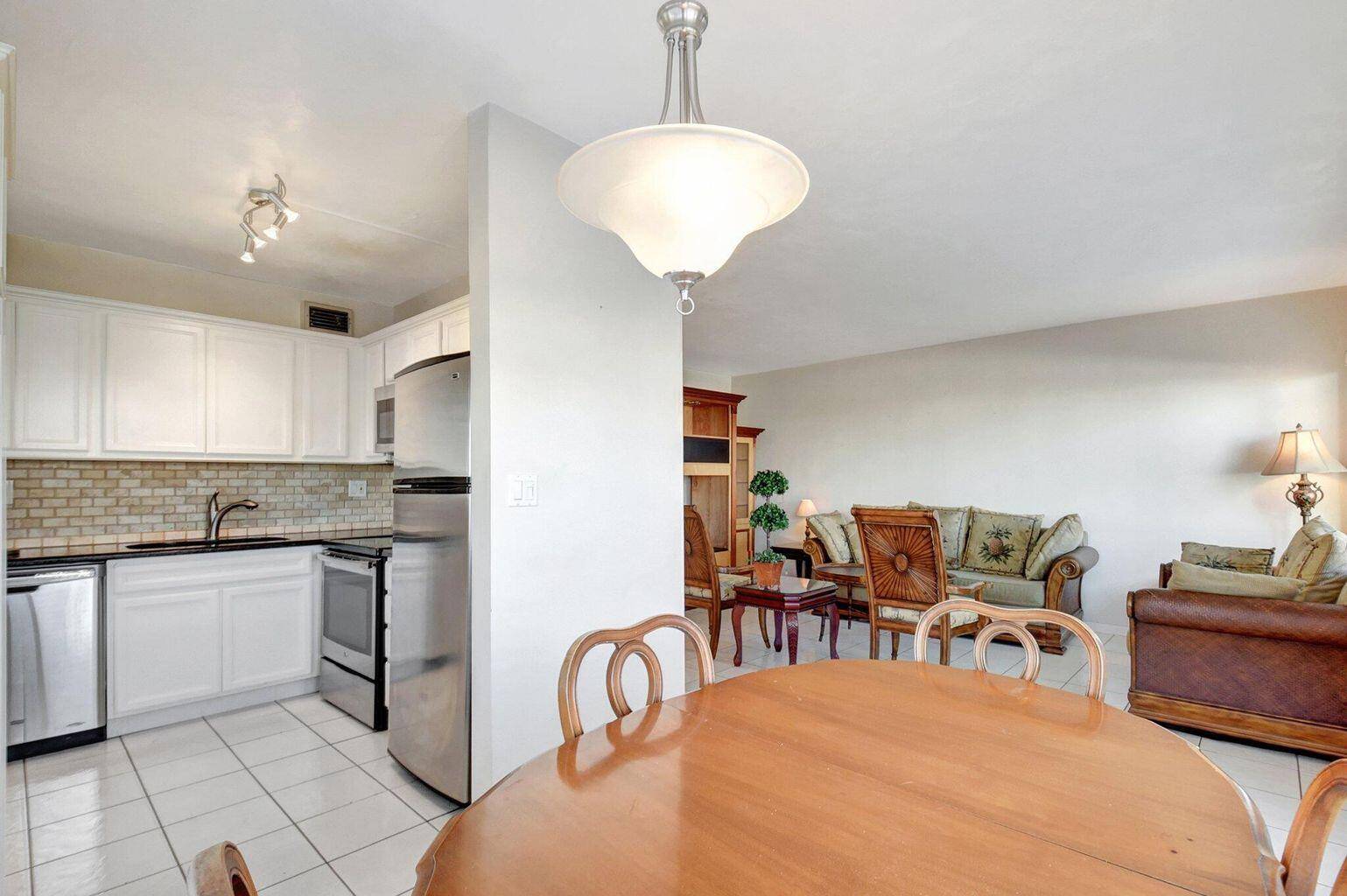 Bright updated 2 bedroom, 2 bath condo.