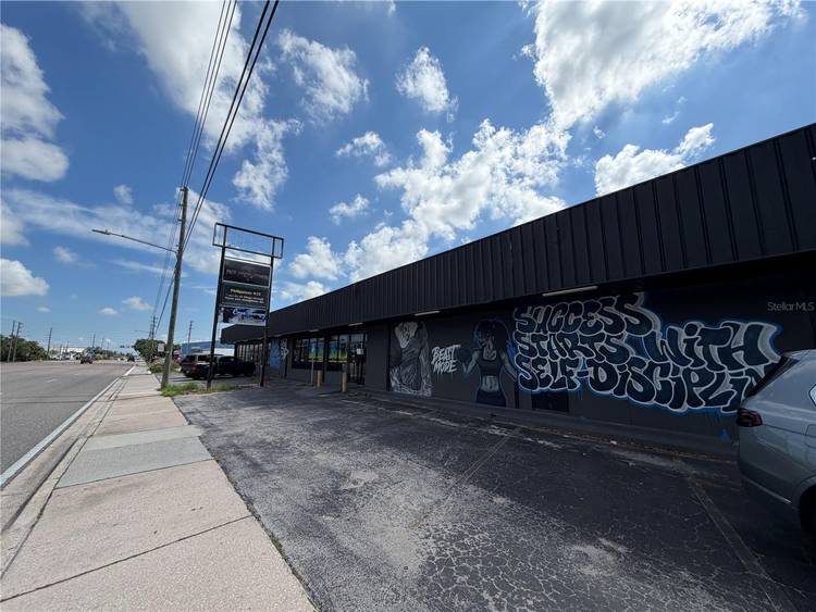 This 10, 621 SF freestanding building is located on a 23, 832 SF.