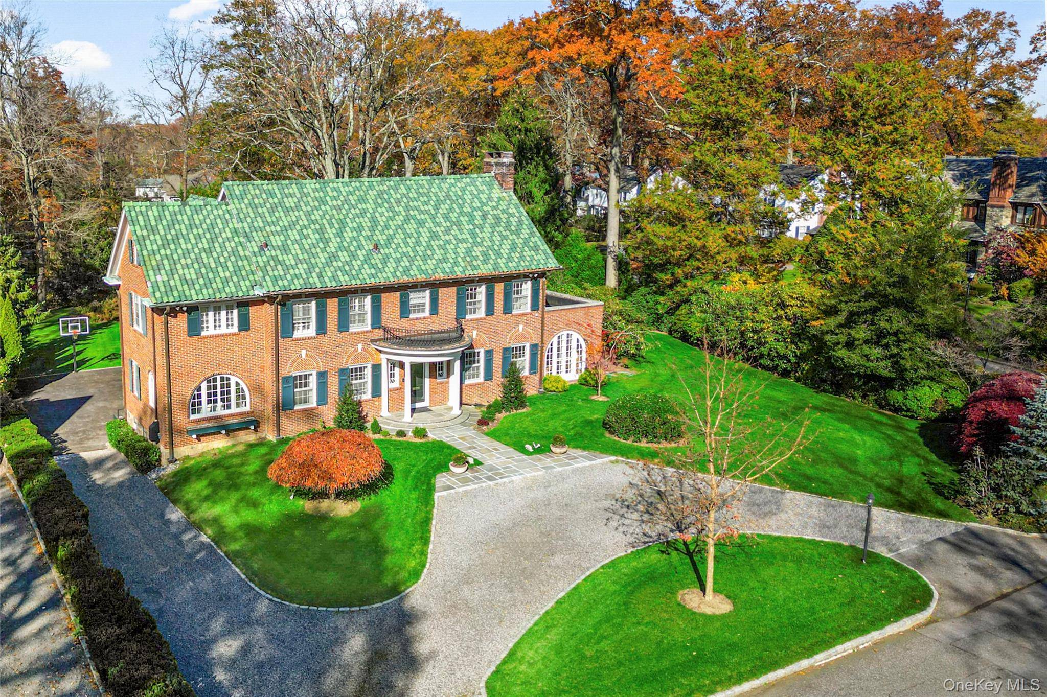 If you are looking for amazing, large, private, amp ; flat property, look no further !