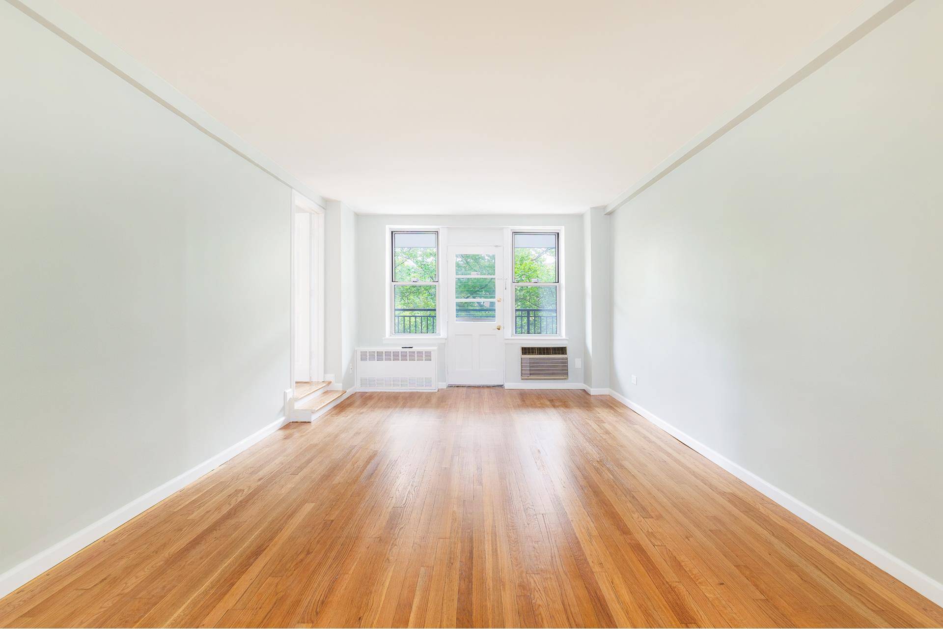 Were you searching for a renovated two bedroom Junior 4 with a balcony, on the border of Kensington and Midwood ?