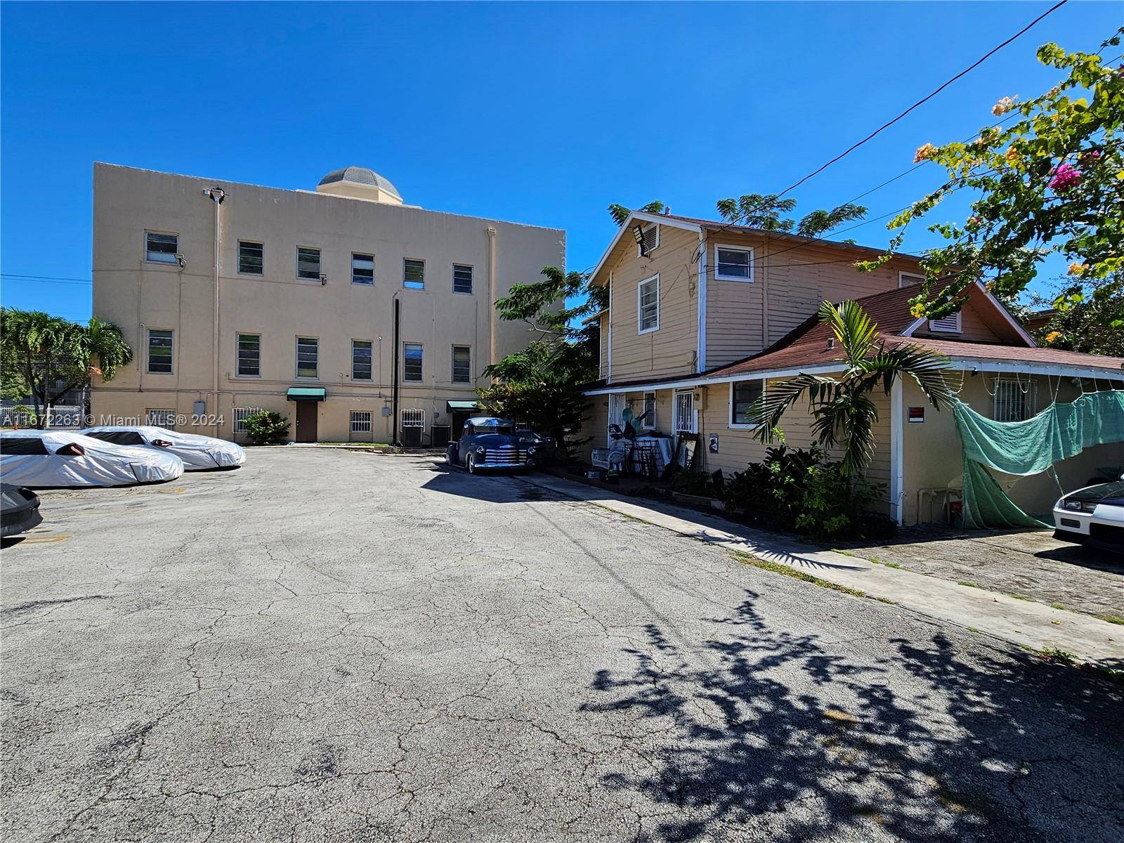 LOCATION LOCATION PERFECT FOR INVESTORS PLENTY OF POTENTIAL FOR RE DEVELOPMENT The property is composed of 4 Lots which together form a rectangular shape of 29, 250 Sq.