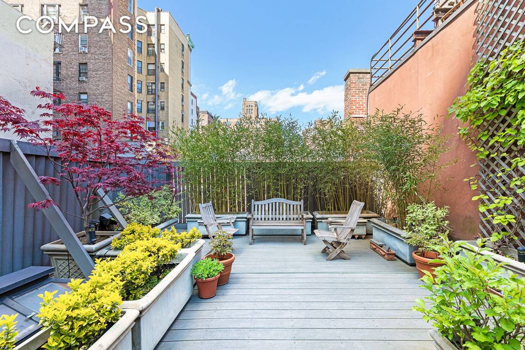 Elevate your lifestyle ! Stunning, top floor duplex home with private roof deck and terrace !