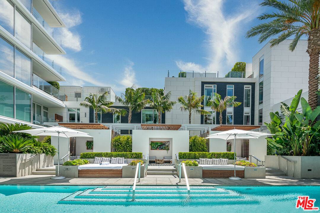 9000 W 3rd St 2BR Beverly Grove La