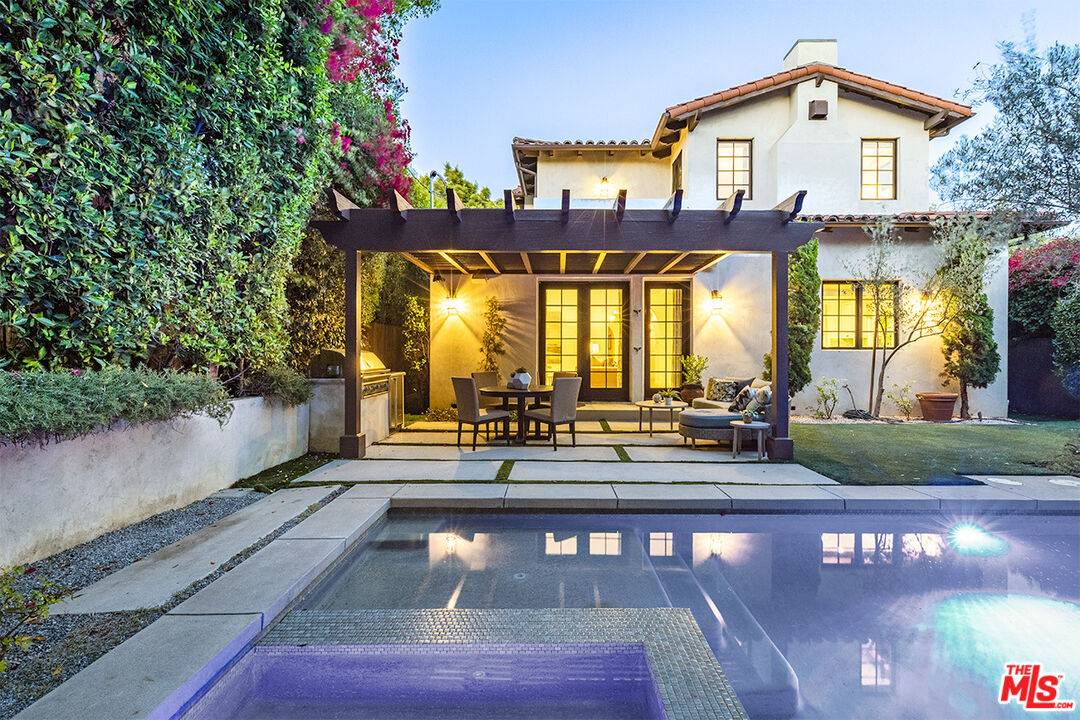 735  N Stanley Ave 4BR Hollywood Hills East La