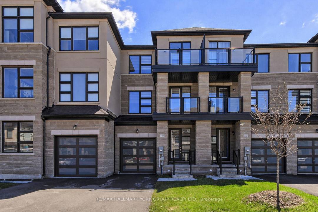 Stunning Townhome Located in the Shining Hill Neighbourhood of Sought after South Summerhill.