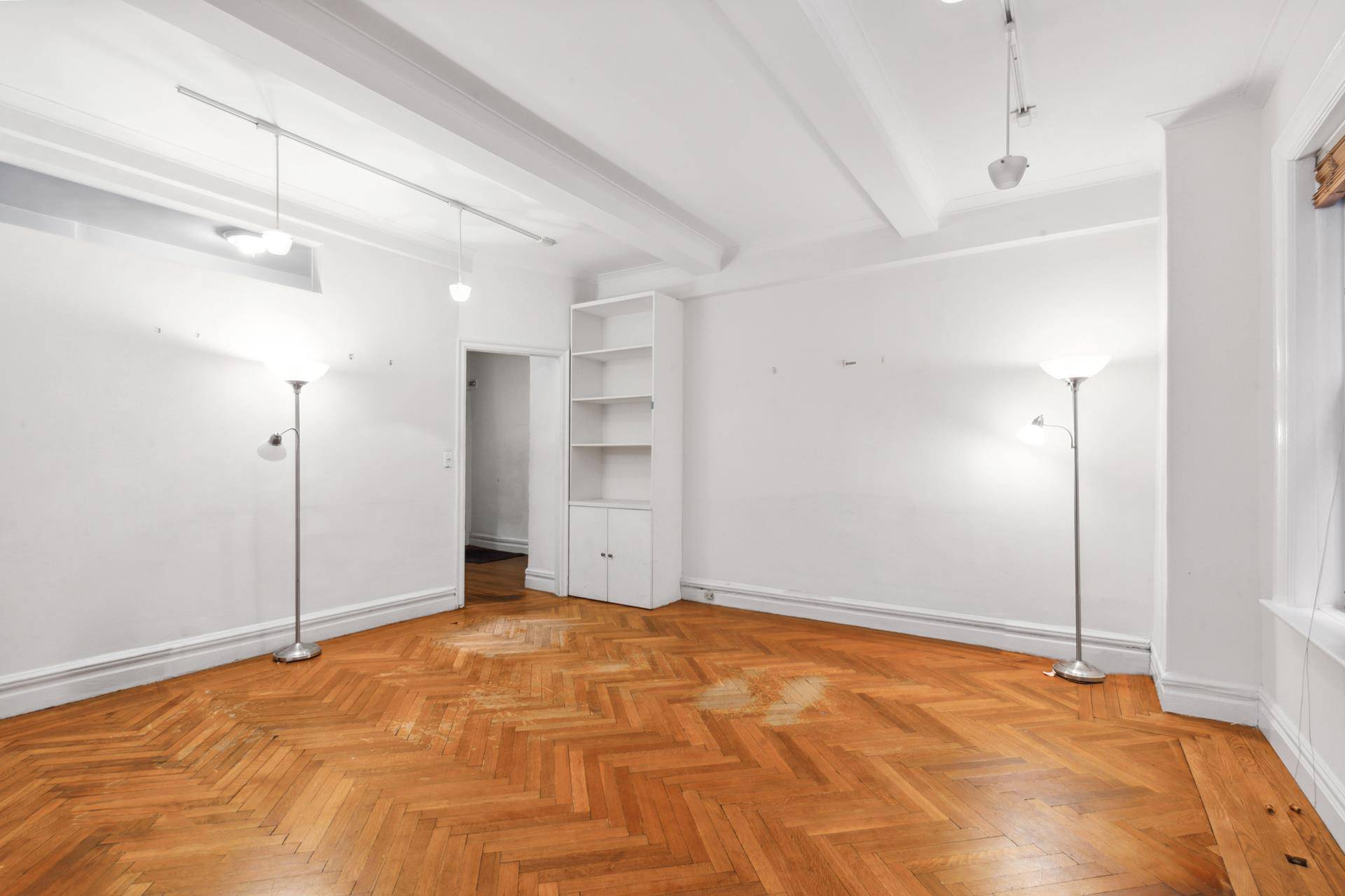 Welcome to 760 West End Avenue.
