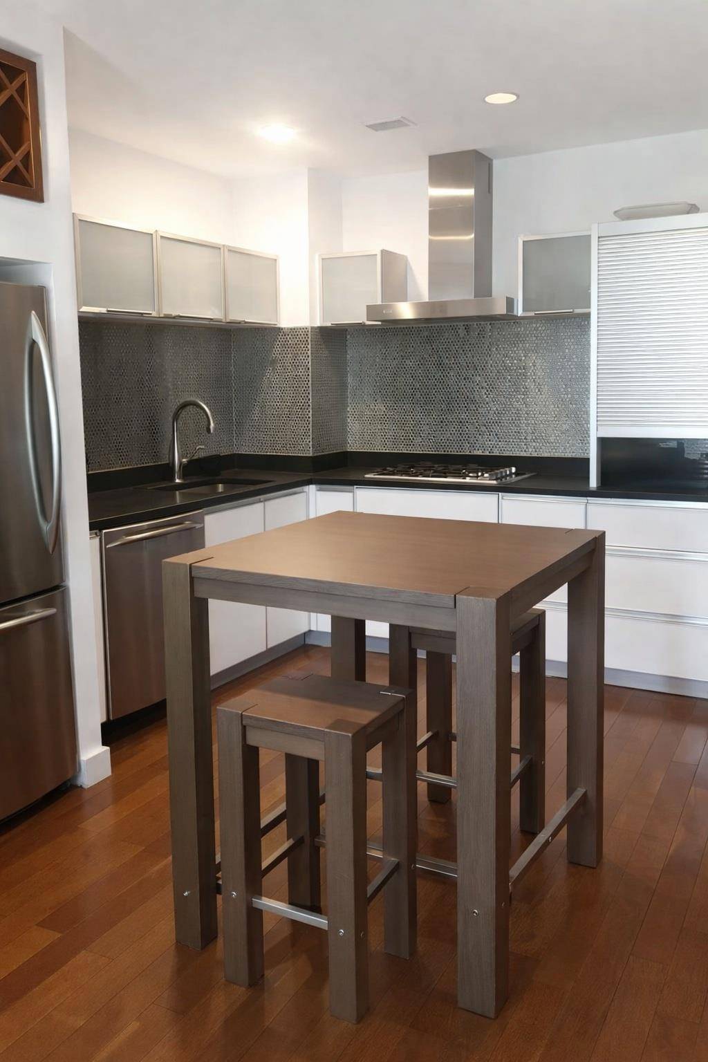 PRICE INCLUDES PRIVATE STORAGE UNIT !