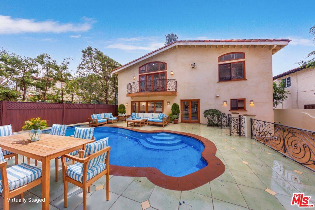 10734 Lindbrook Dr 6BR Westwood La