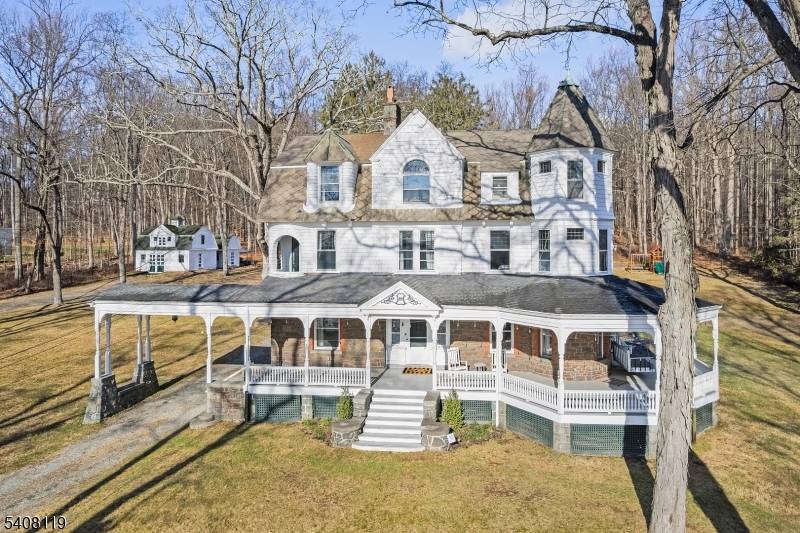 Stunning, beautifully renovated circa 1888 Queen Anne Victorian replete with welcoming 1, 670 sq.
