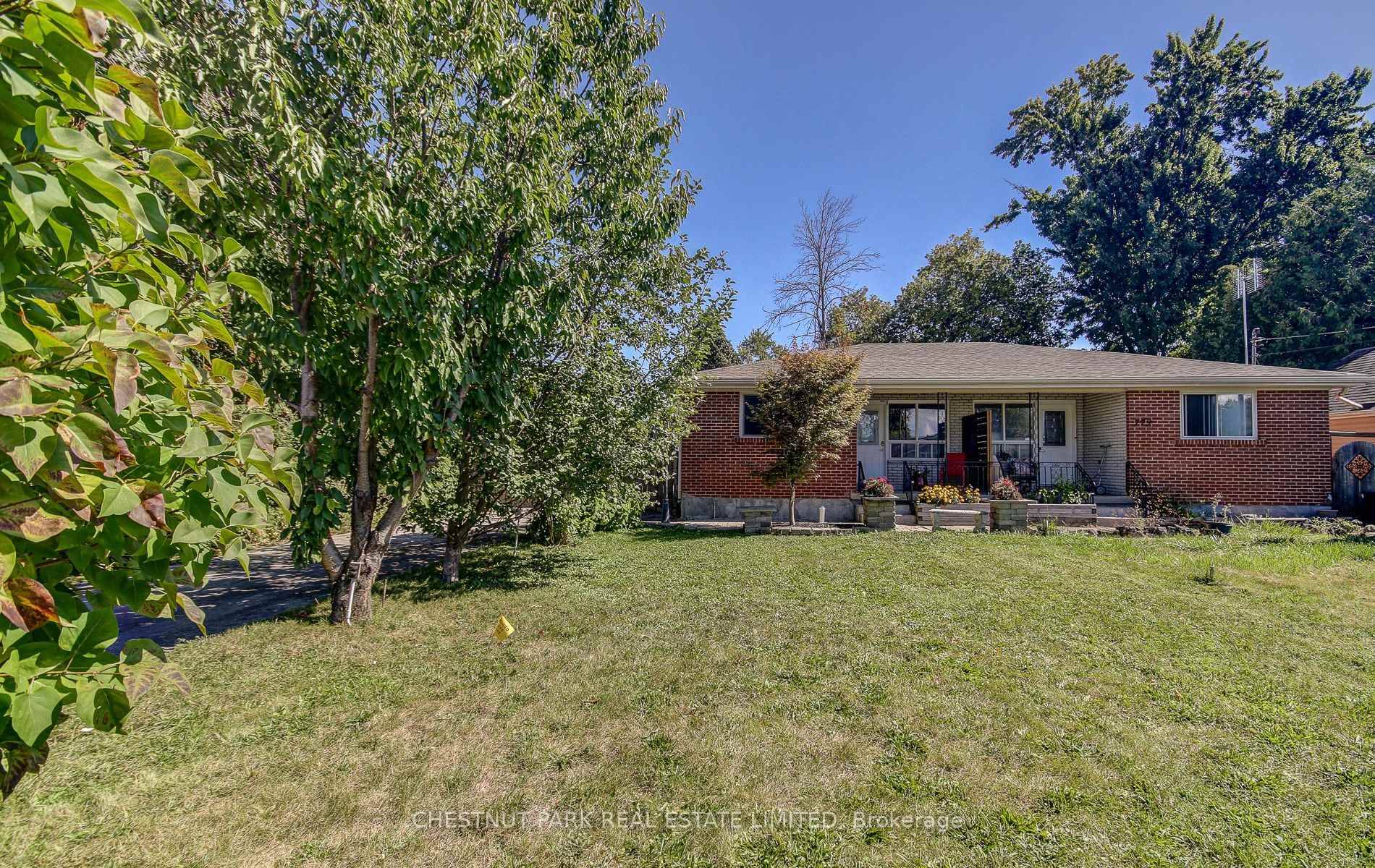 Welcome to 781 Third Avenue, a charming two bedroom, one bathroom semi detached bungalow located just steps from the beautiful shores of Lake Simcoe in the serene community of Willow ...