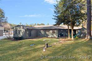 Located in a country setting this 3 Bed, 2.