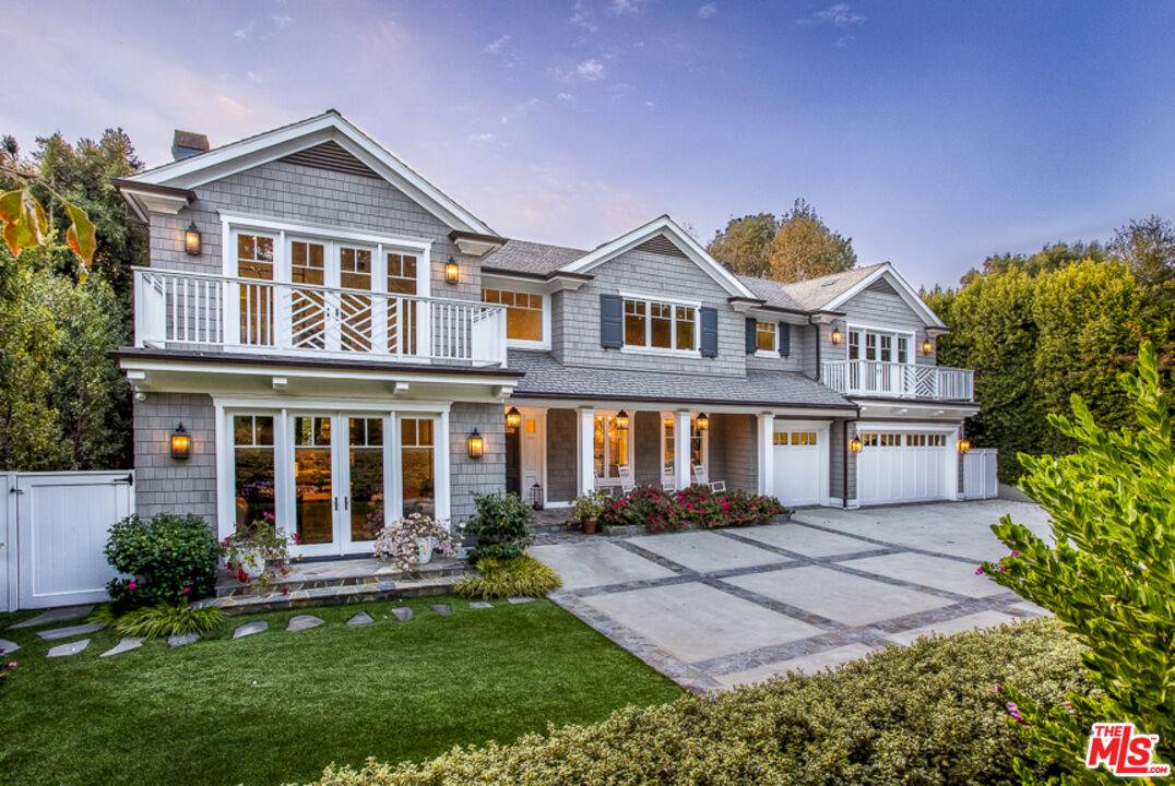 117  S BURLINGAME AVE Brentwood LA