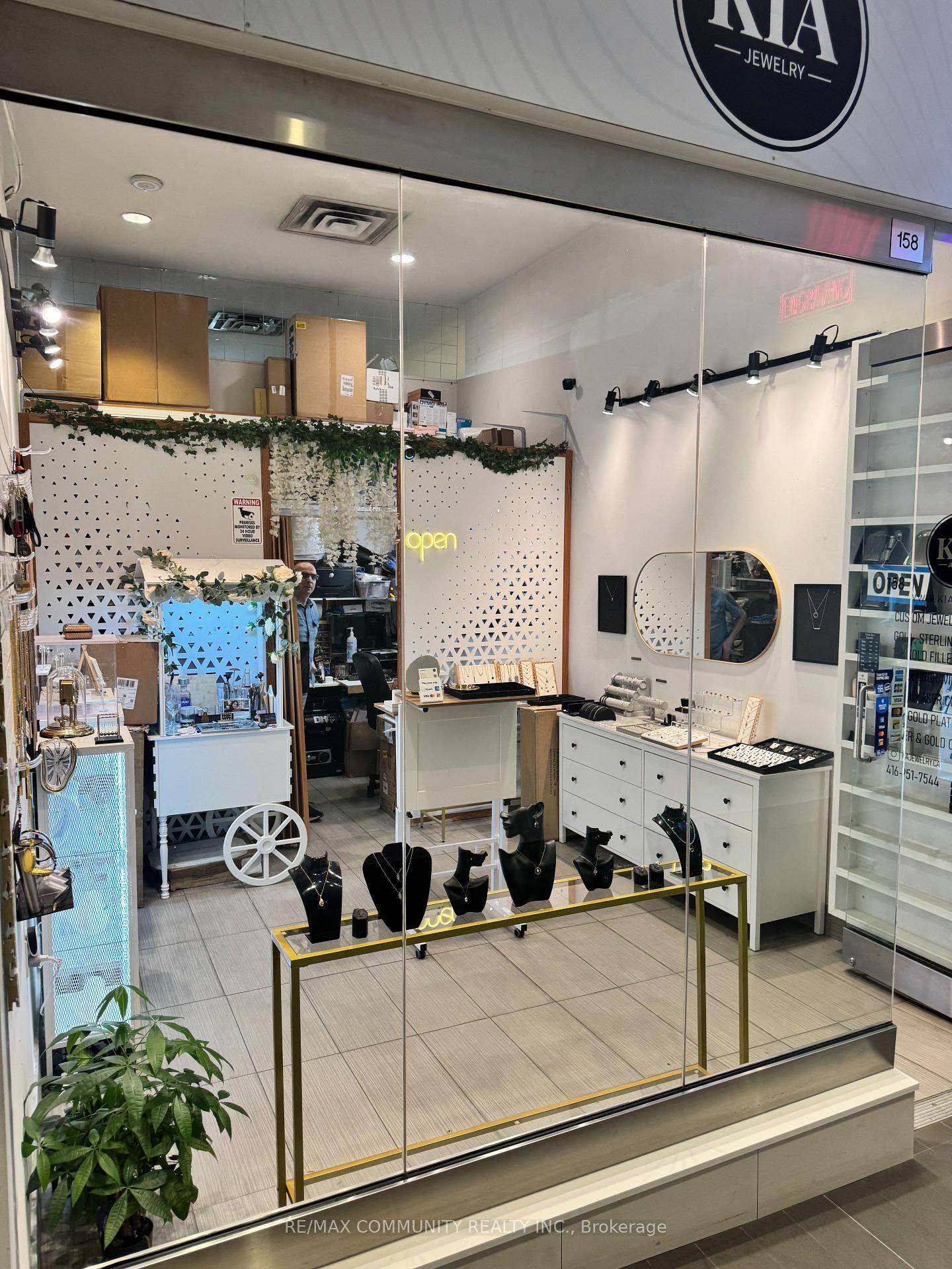 Prime Retail Opportunity at Emerald Park Yonge amp ; Sheppard.