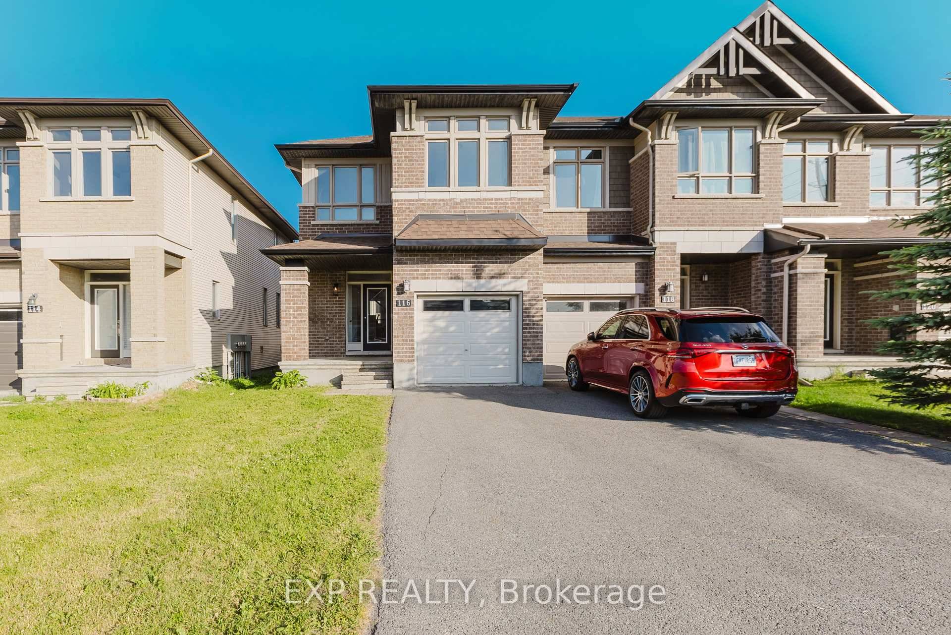 Discover the perfect blend of space, style, and location in this beautiful Richcraft 4 Bed 3.