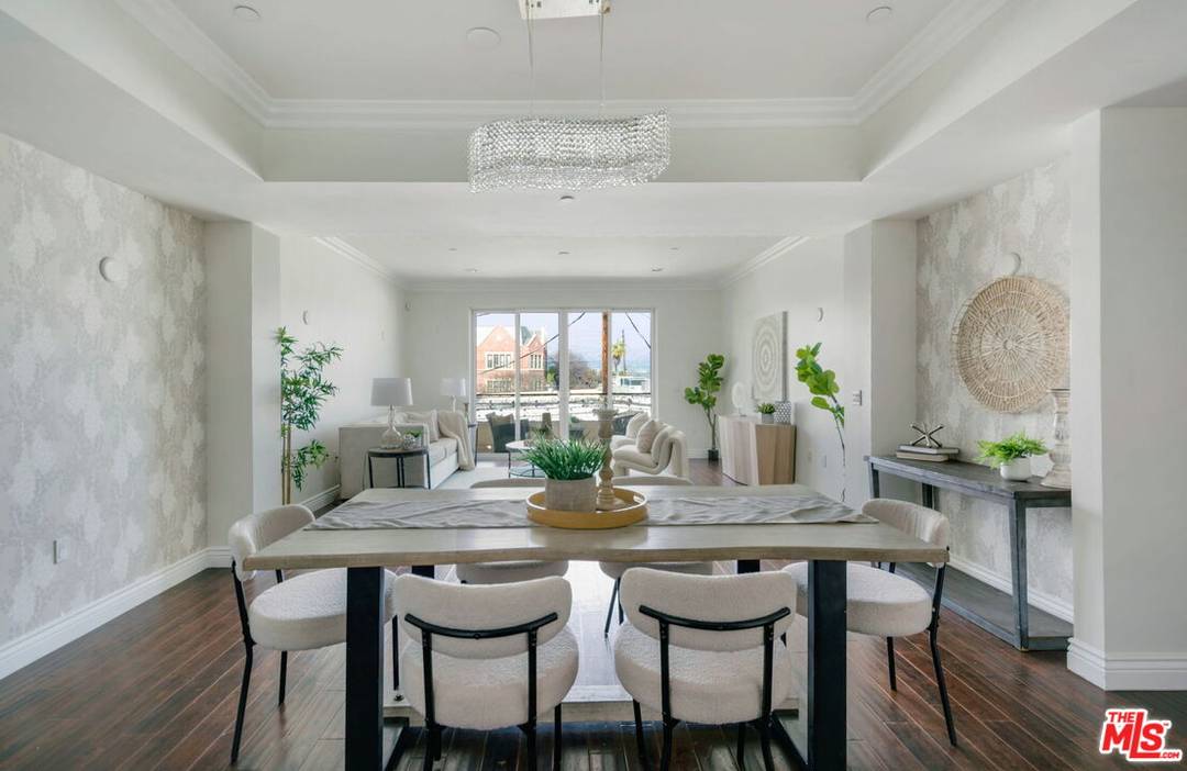 9049   Alcott St 3BR Beverlywood La