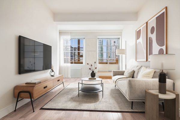 Renovated one bedroom home, with open views, oak flooring throughout, stainless steel appliances, high ceilings and great storage.