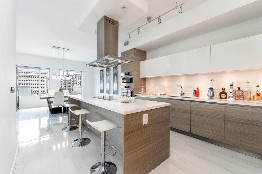 Stunning 2 Bedroom, 2. 5 Bathroom Rental in Tower 155 !