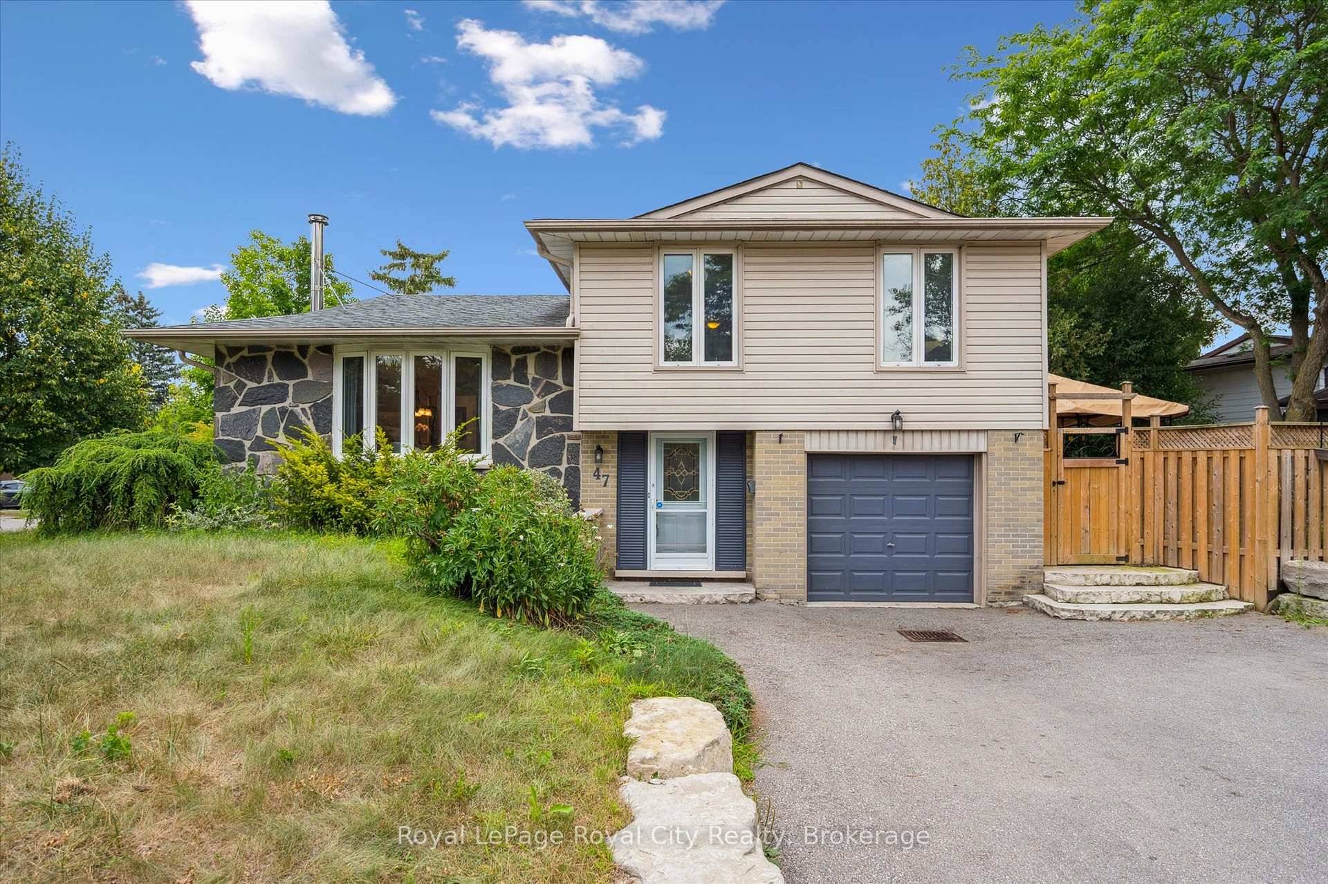 Welcome to 47 Argyle Drive a home that feels inviting from the moment you walk in.