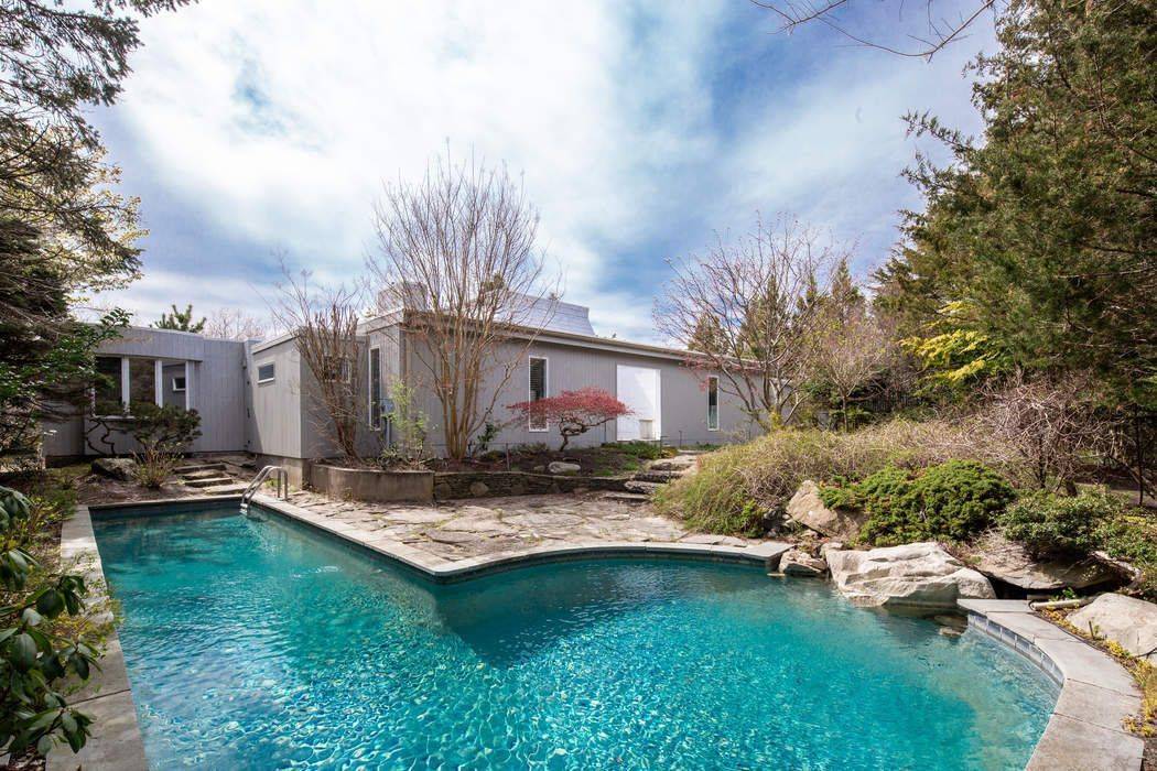 Totally Redone Amagansett Dunes Home!