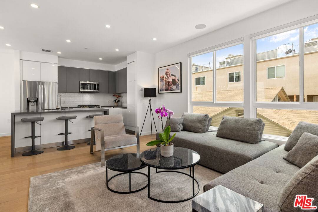 1228 N Sycamore Ave 3BR Hollywood La