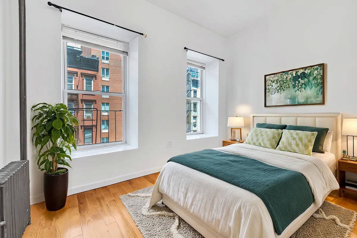 Modern Sunny 2 Bedroom in Prime Hudson YardsWelcome to this newly renovated 2 bedroom, 1 bath apartment located in a charming boutique building in Hudson Yards.