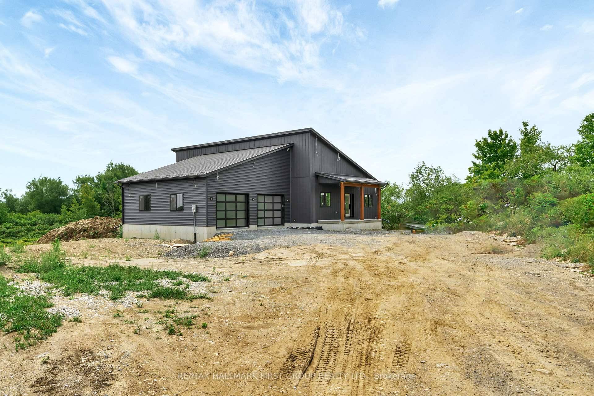 Discover refined rural living with this exquisite 1998 sqft new build by Hunt Custom Homes, thoughtfully crafted on a picturesque 9.