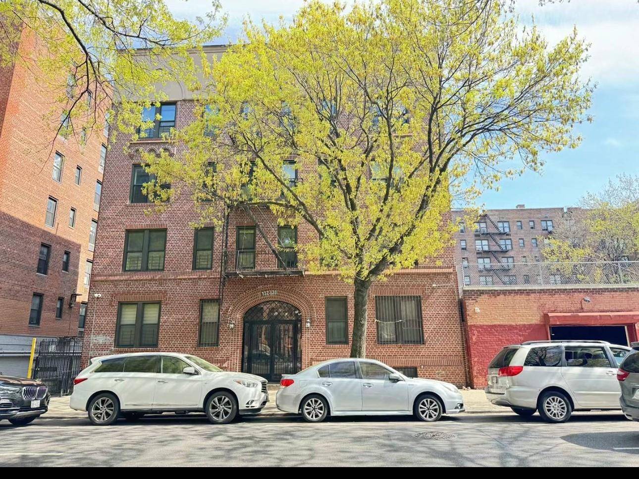Welcome to this cozy and sun filled 1 bedroom condo located in the heart of Flushing.
