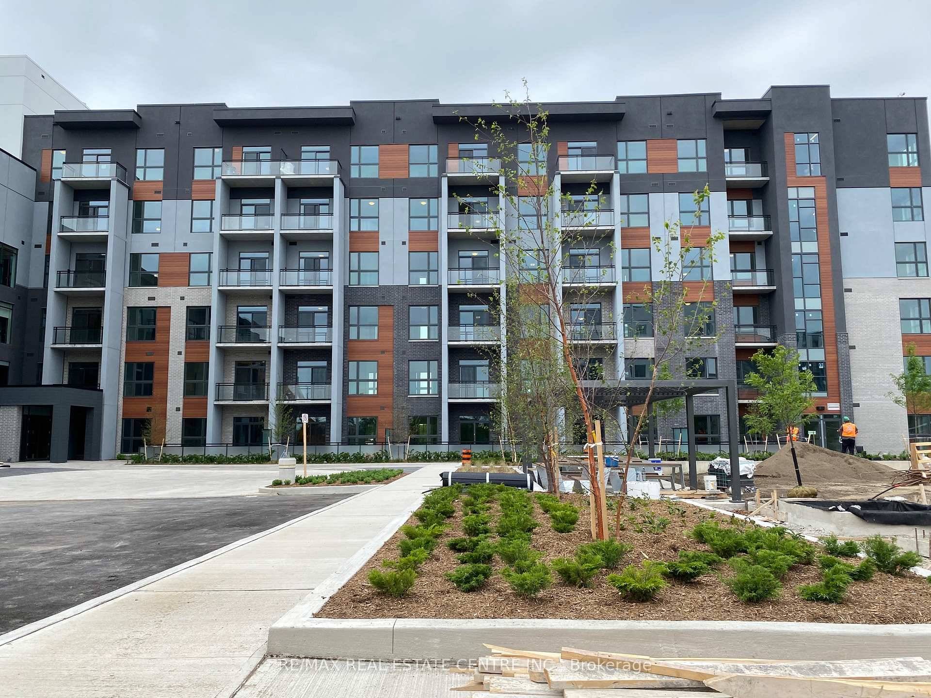 Welcome to 95 Dundas Street, a modern luxury condo perfectly situated in one of Oakville's most convenient and fast growing neighborhoods.
