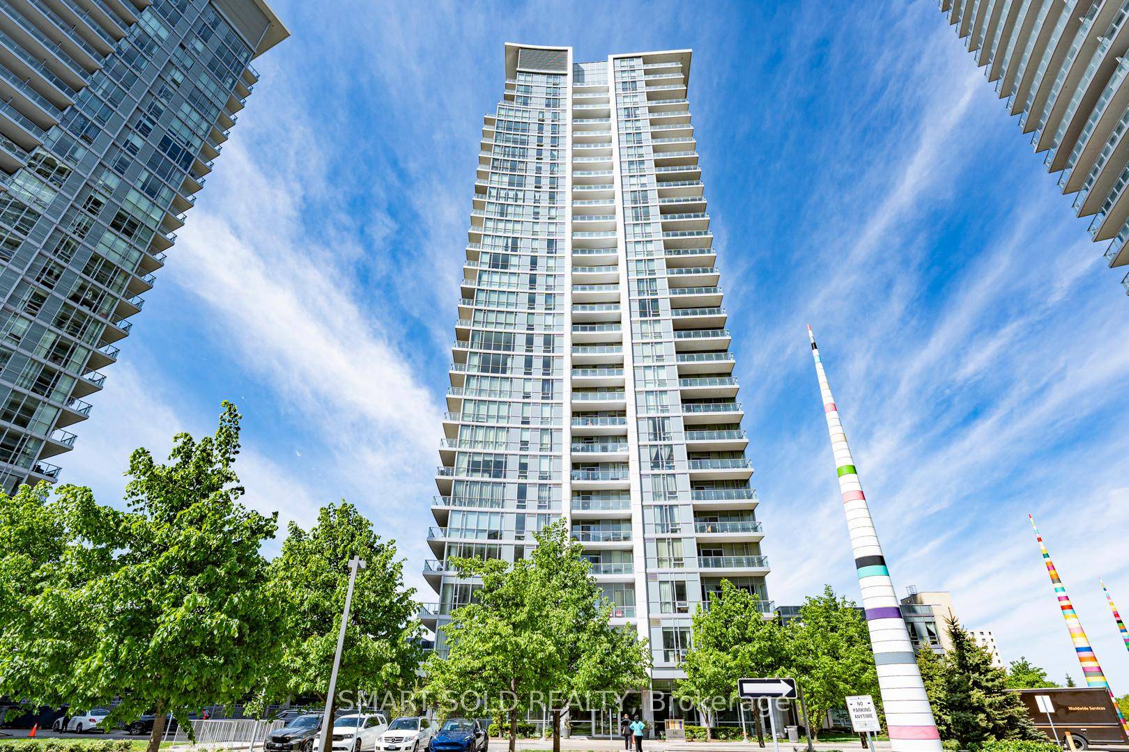 Luxury One Bedroom Corner Unit With Unobstructed Breathtaking Views In Highly Sought After Emerald City !