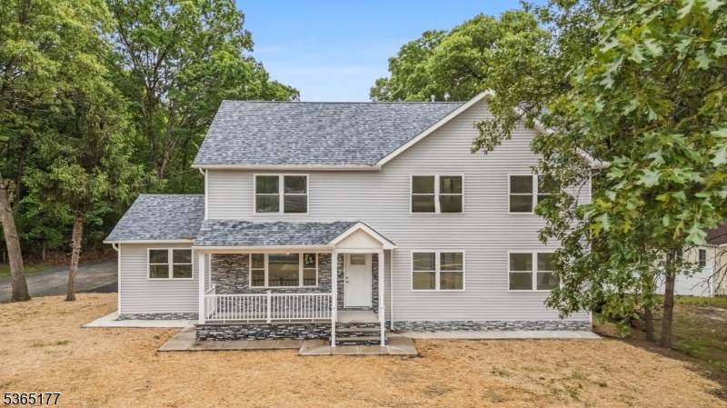 This newly renovated and expanded Colonial style residence offers 4 bedrooms, 3 full bathrooms, and a flexible additional room on the first floor that may be used as a home ...