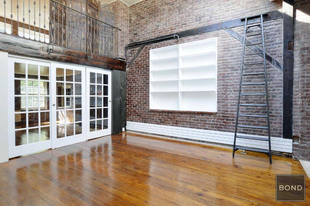 Built in 1835, this 25 wide, five story mansion was built in the Greek Revival Style and is one of theoldest houses on one of New Yorks very finest historic ...