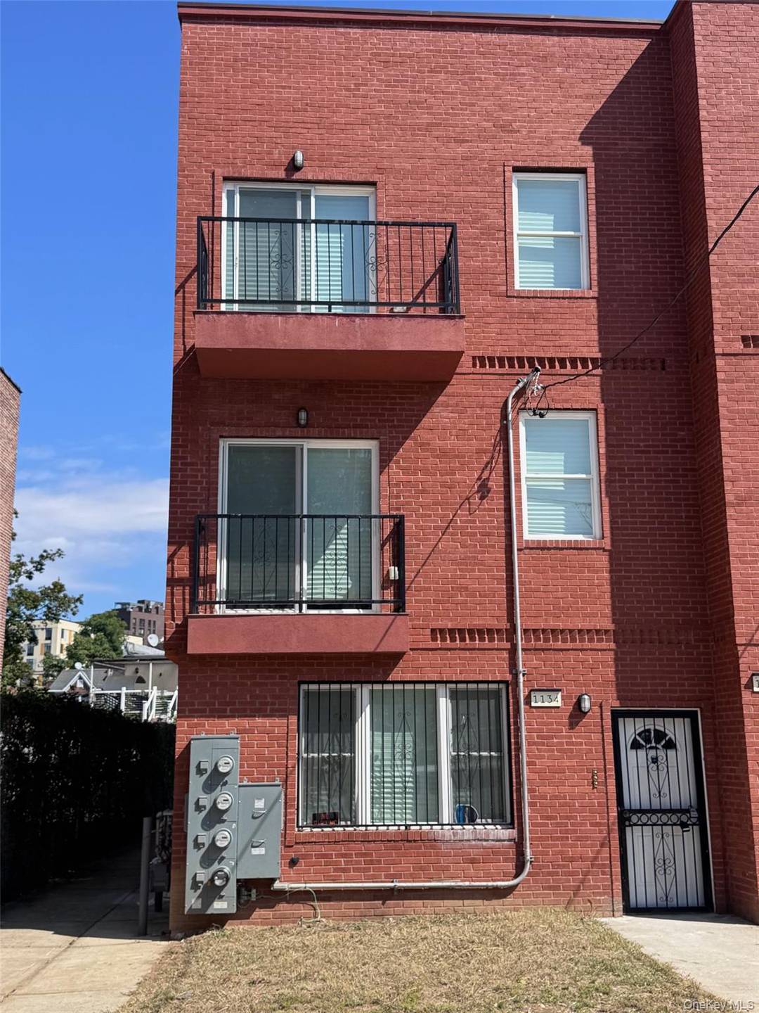 RENOVATED SEMI ATTACHED 3 FAMILY HOME, OFFERING NEW KITCHEN, NEW APPLIANCES, NEW BATHROOMS, 1ST FLOOR 3 BEDROOM 1 BATH 2ND FLOOR 4 BEDROOM 2 FULL BATHS 3RD FLOOR 4 BEDROOM ...