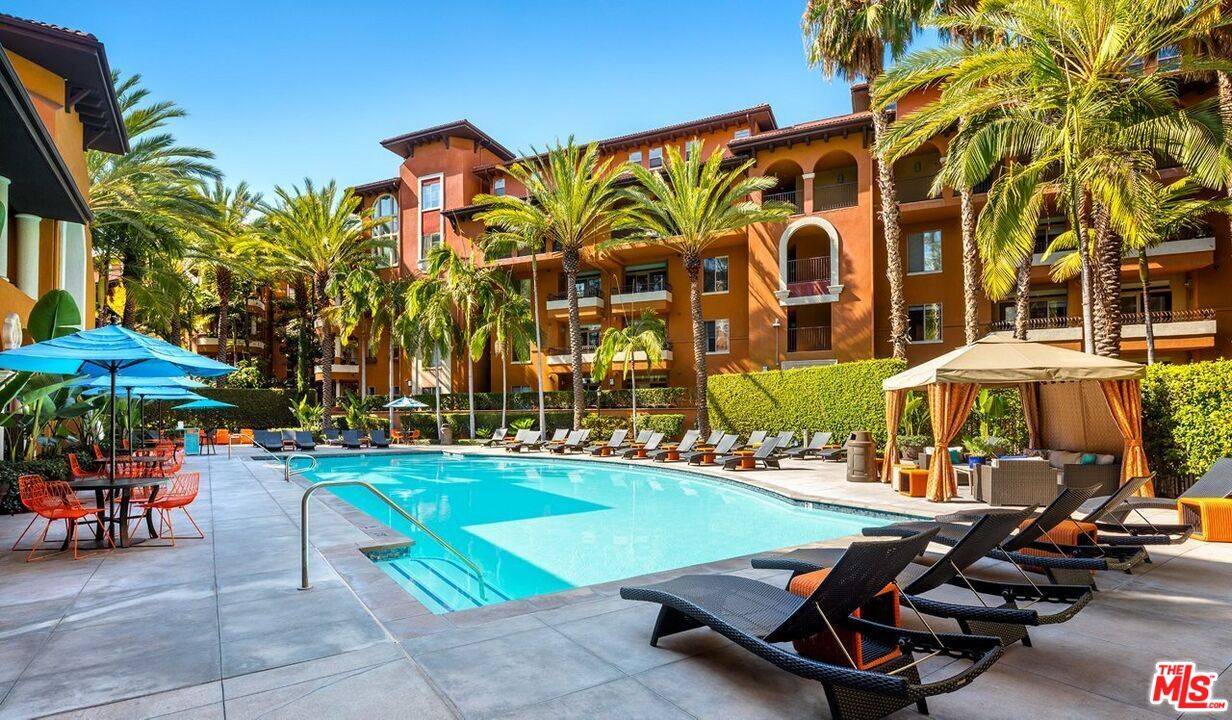 348 S Hauser Blvd 1BR Hancock Park La