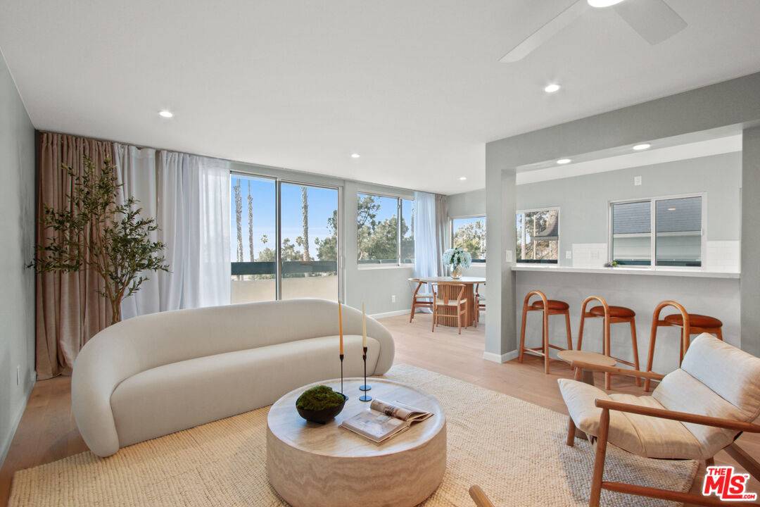 2221 Ocean Ave 1.0 Santa Monica LA