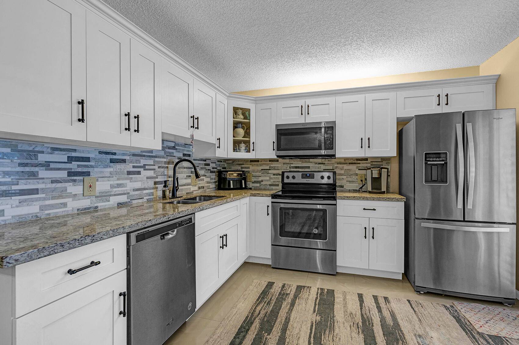 Beautifully renovated 2 bedroom, 2.