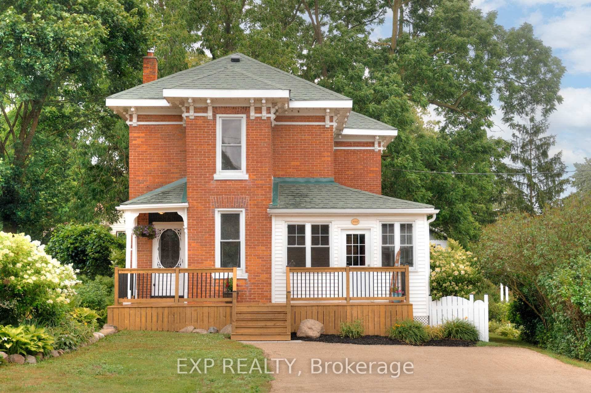 Welcome home to 2027 Victoria Street in Gorrie !