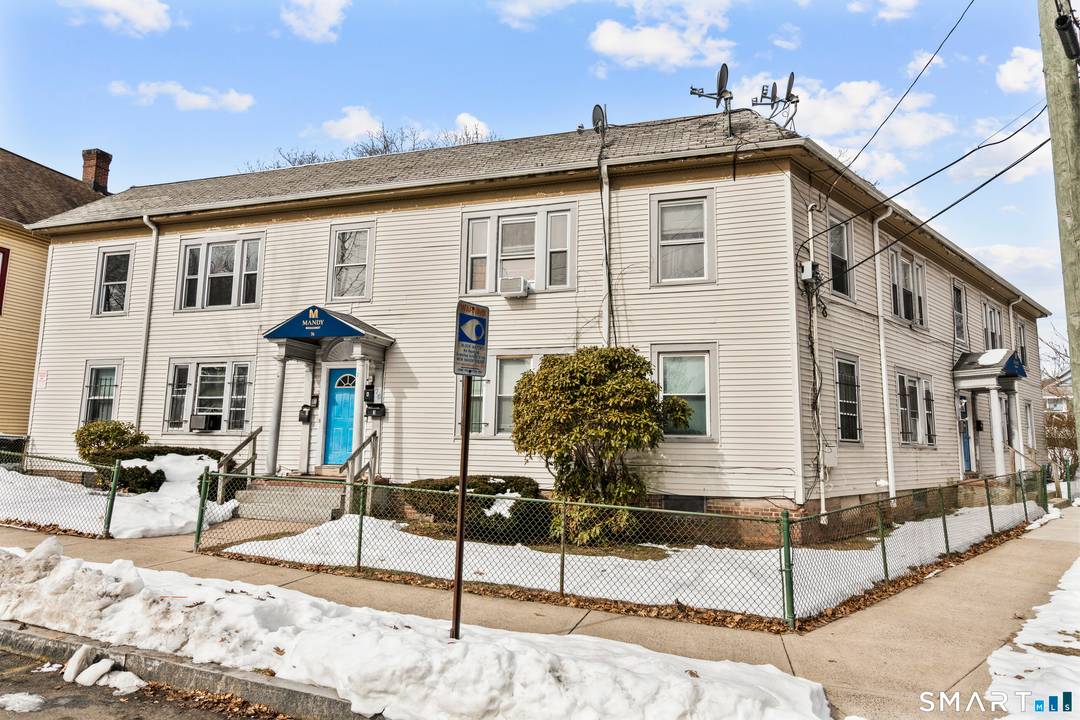 Prime opportunity to acquire a 6 unit multifamily property in a highly desirable New Haven location.